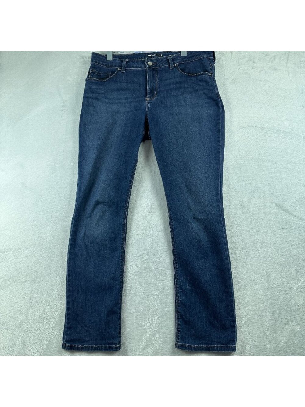 Lee Jeans Size 18 Perfect Fit Straight Blue Mid-Rise Back Pocket Embroidery